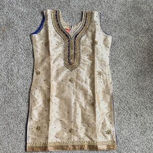 Kids Embroidered Sleeveless salwaar kameez